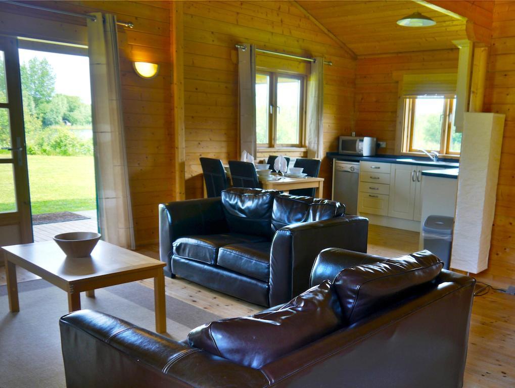 Lake Pochard Holiday Lodges South Cerney Rom bilde